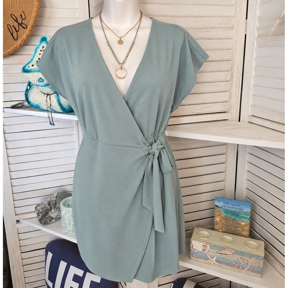 Bobeau Sage Green Wrap Dress Size XS Short Sleeve V-Neck Mini Dress